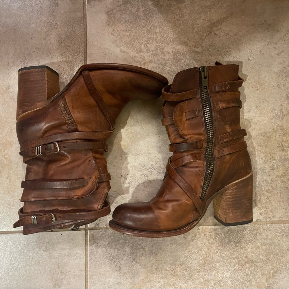 Freebird Baker Size 9 Cognac